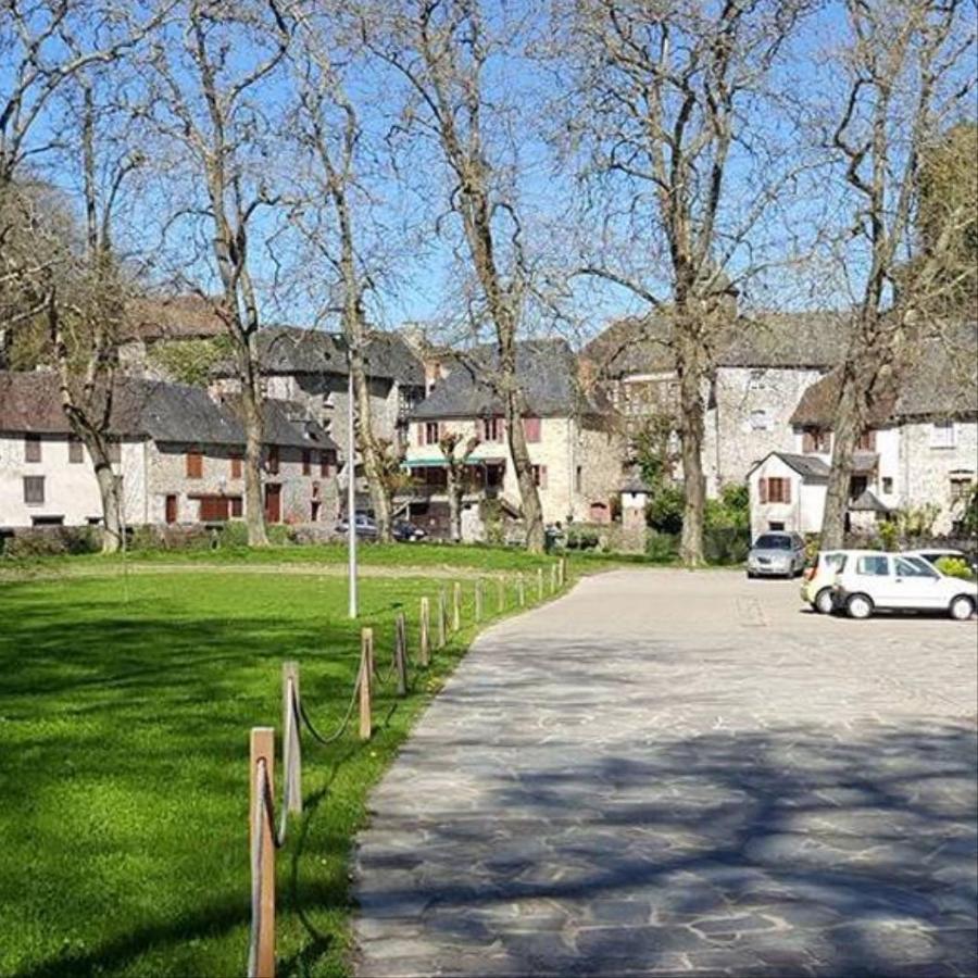 Auberge Henri IV Segur-le-Chateau Exteriér fotografie